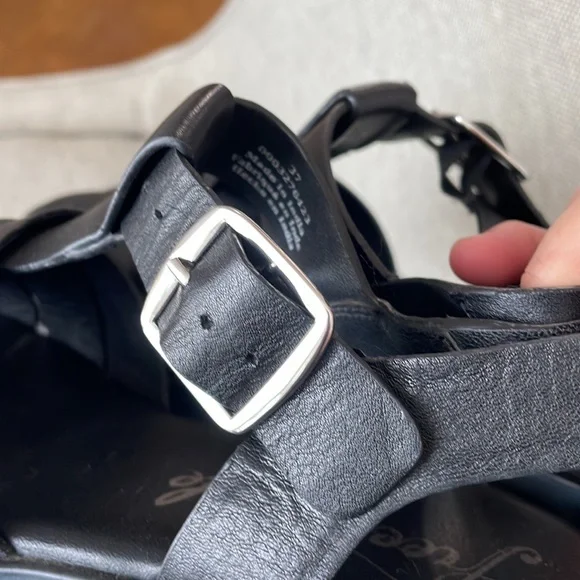 Super Cute 💕 Free People Brooks black fisherman sandals!! - Picture 13 of 14